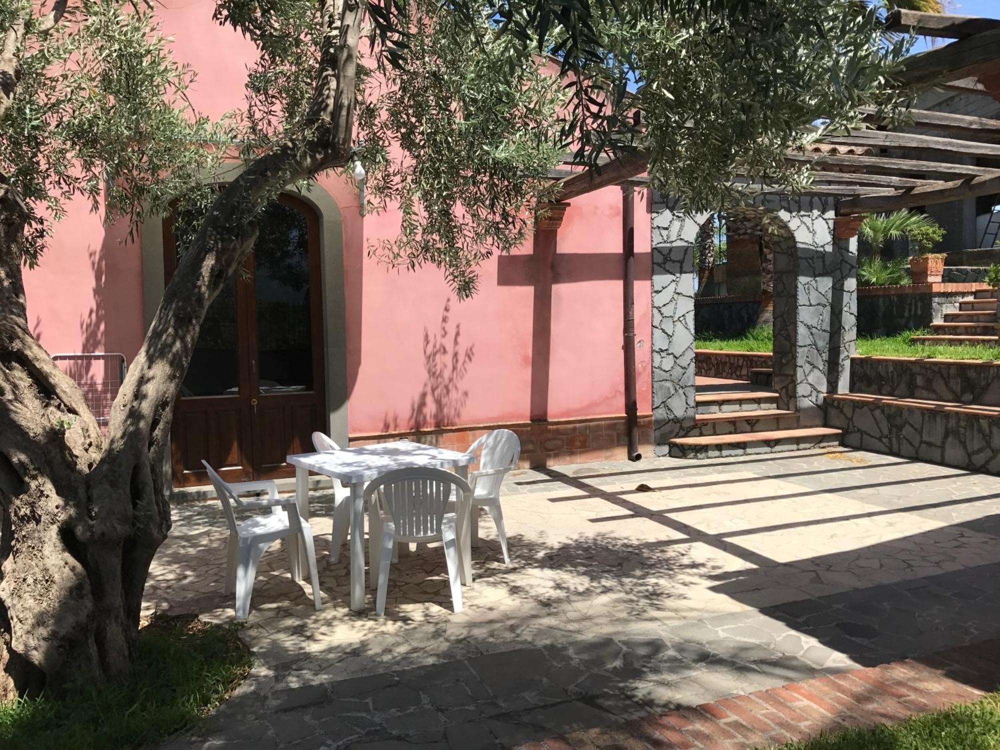 Villa Del Nespolo Fiumefreddo di Sicilia Exterior foto
