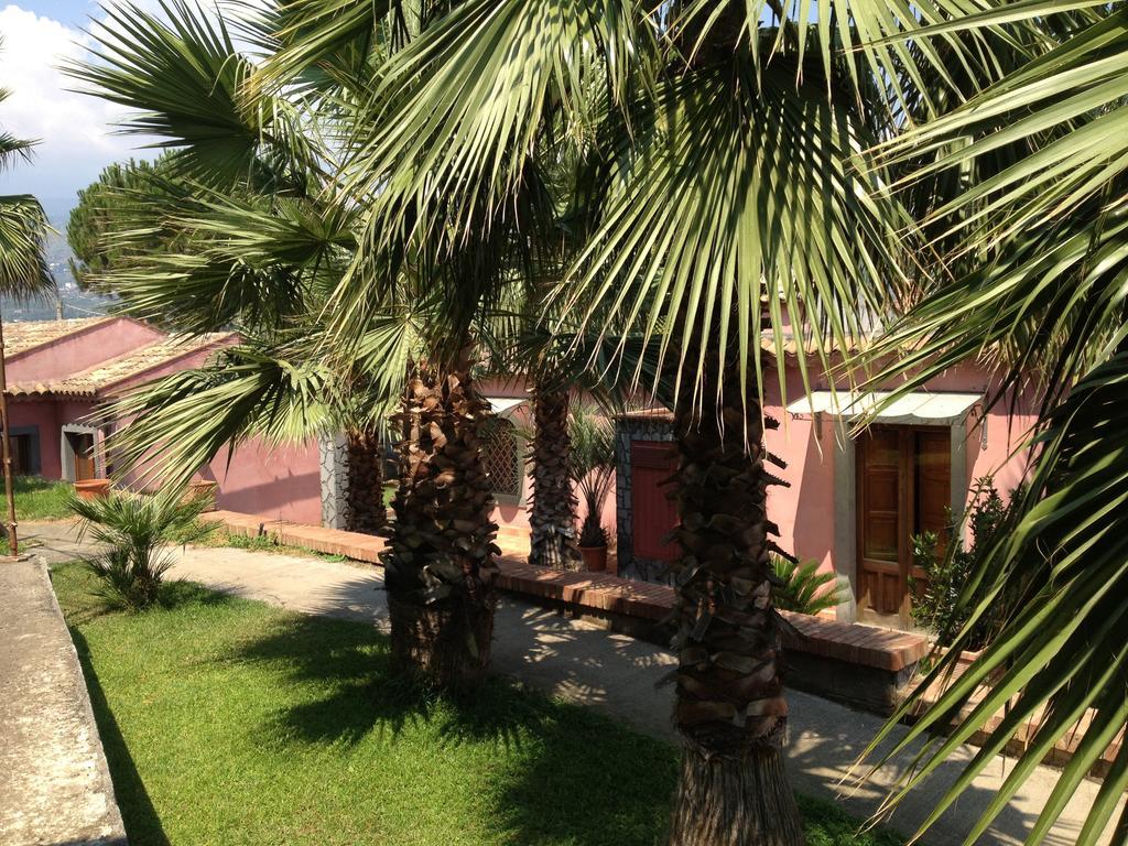 Villa Del Nespolo Fiumefreddo di Sicilia Exterior foto